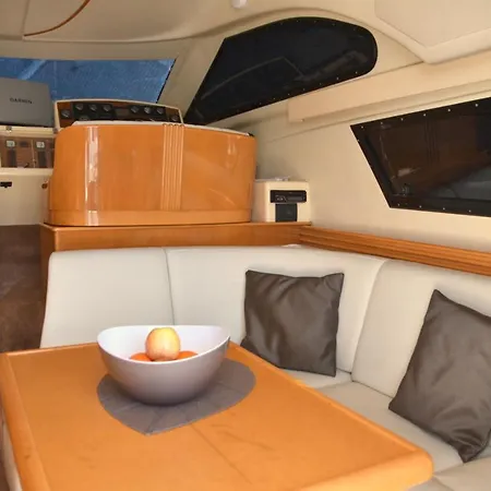Luxury Yacht Kamikara 船屋 圣米格尔德阿沃纳