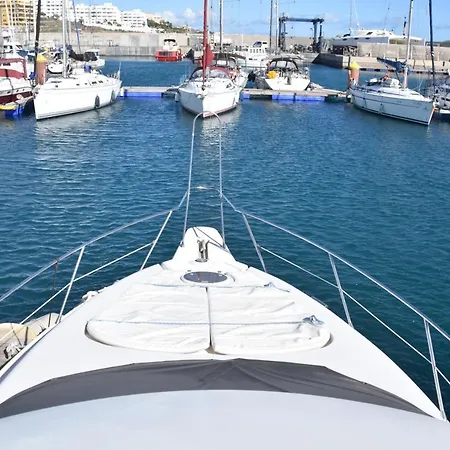 Luxury Yacht Kamikara Båthotell