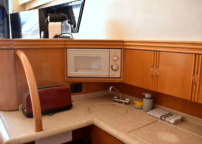 Πλωτό κατάλυμα Luxury Yacht Kamikara Σαν Μιγκέλ ντε Αμπόνα
